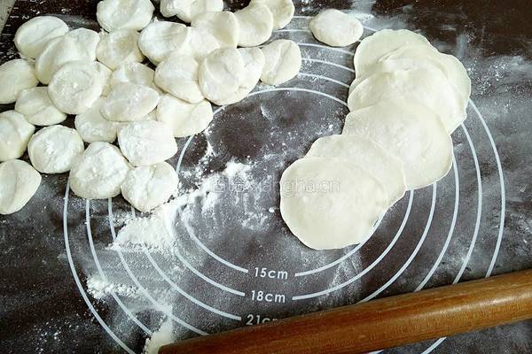 豇豆猪肉馅水饺的做法图解8