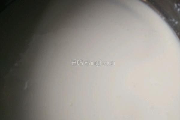 自制炼乳的做法图解1