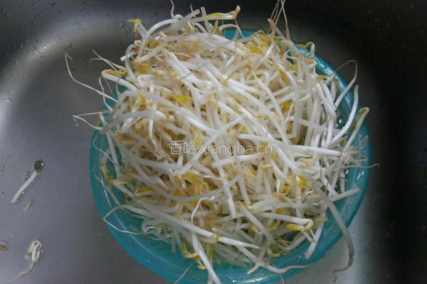 单炒绿豆芽的做法图解1