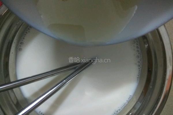 牛奶果冻的做法图解2