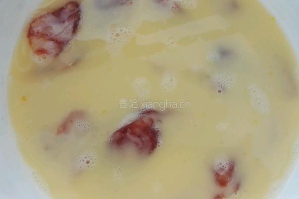 腊肠煎蛋的做法图解3