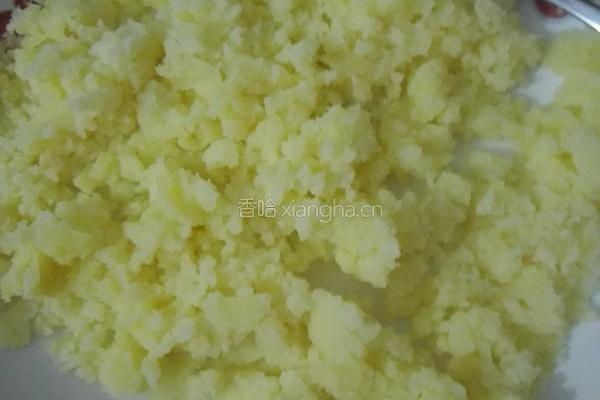 甜蜜浪漫土豆山的做法图解2