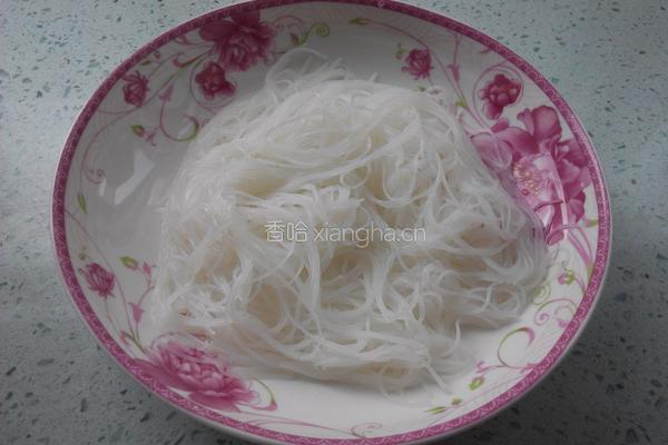 卷心菜炒粉丝的做法图解4