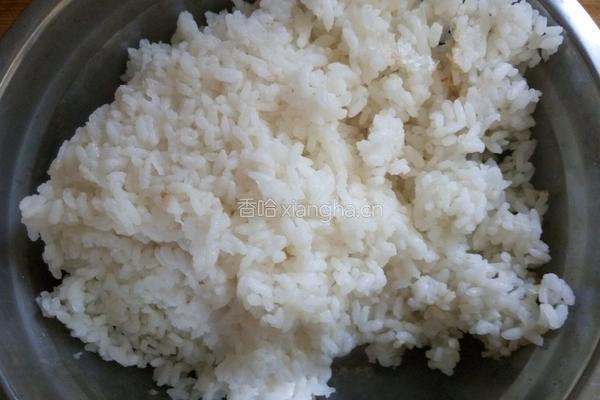 五彩炒饭的做法图解1
