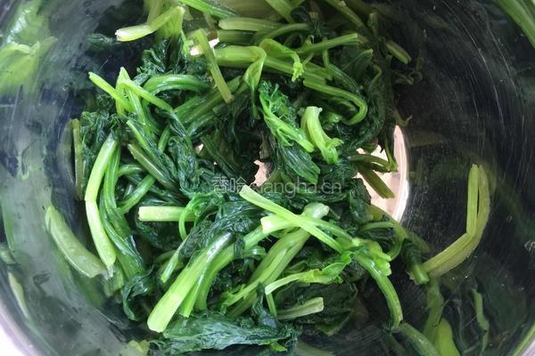桃仁菠菜的做法图解5