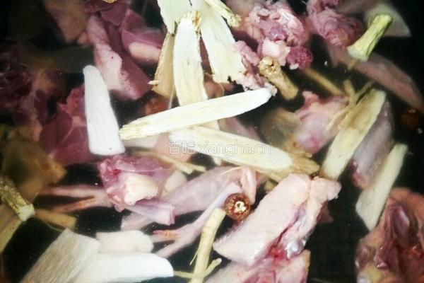 鸽子药膳汤的做法图解3