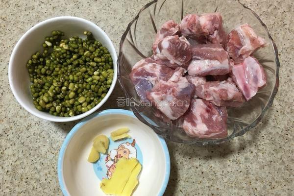 绿豆排骨汤的做法图解1