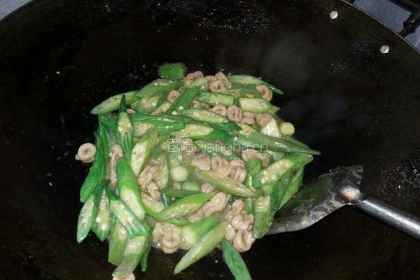 猪粉肠炒六棱豆的做法图解6