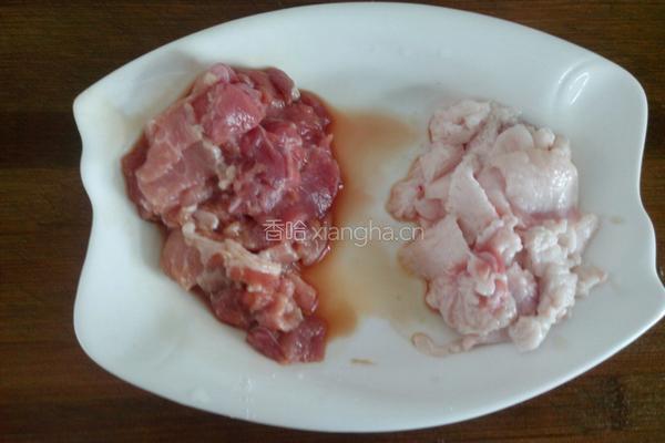 菇蕾炒肉的做法图解2