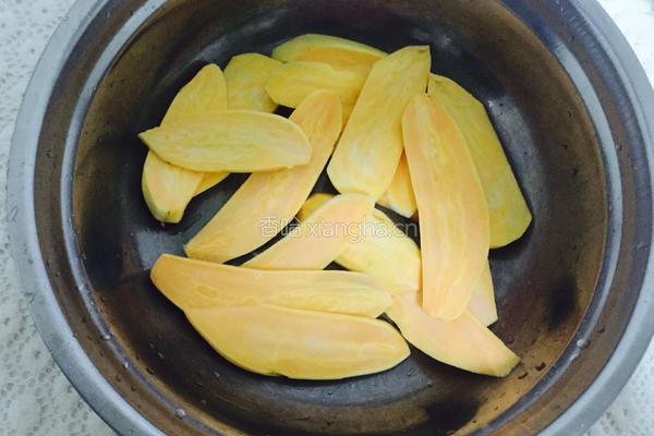 清汁红薯卷的做法图解1