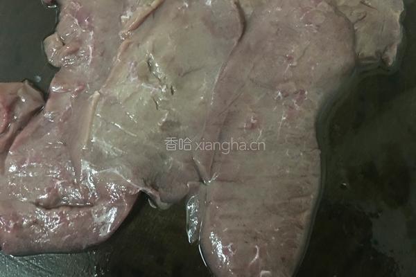 猪腰炒胡萝卜的做法图解3