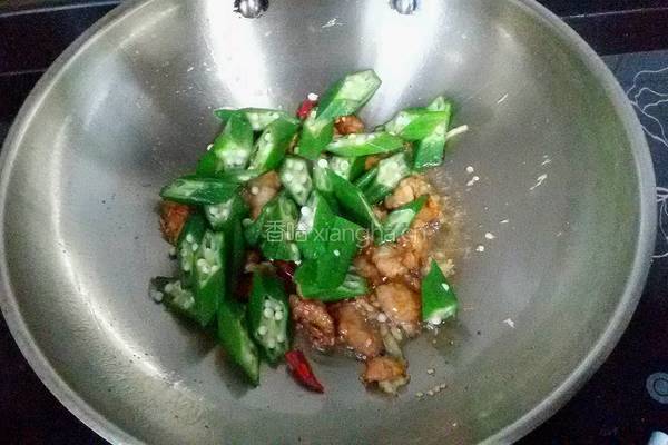 秋葵炒肉片的做法图解8