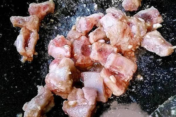 海鲜菇排骨蒸南瓜的做法图解6
