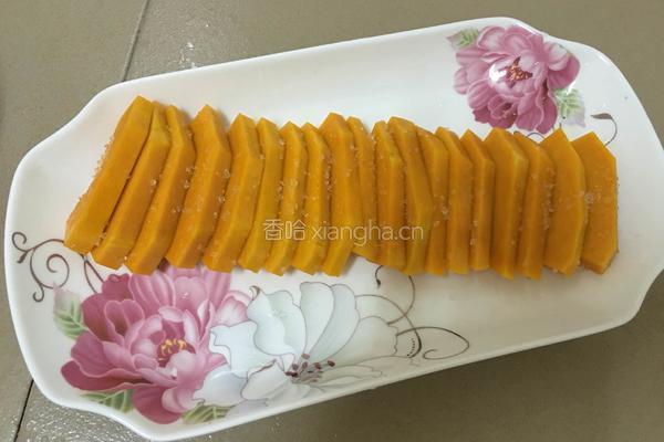 红枣蒸南瓜的做法图解2