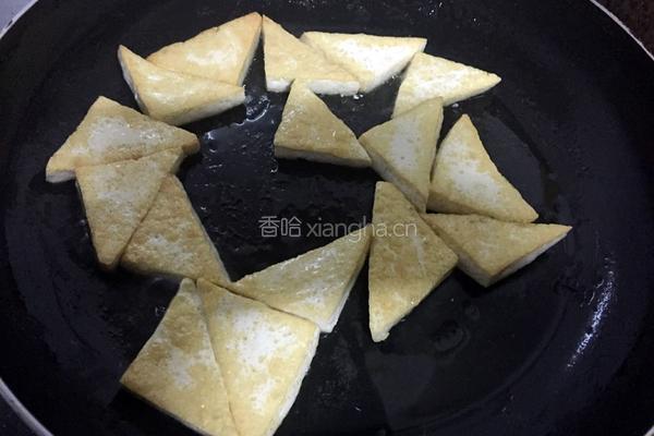 香菇炒豆腐的做法图解4