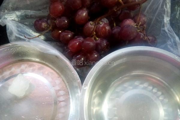 葡萄果酱的做法图解1