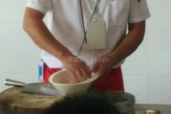 鱼肉狮子头的做法图解2
