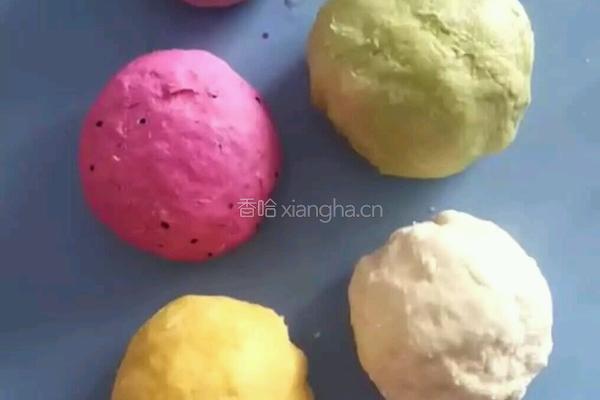 彩色小包的做法图解1