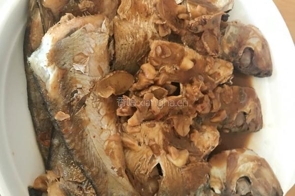 煎蒜香青鳞鱼的做法图解4