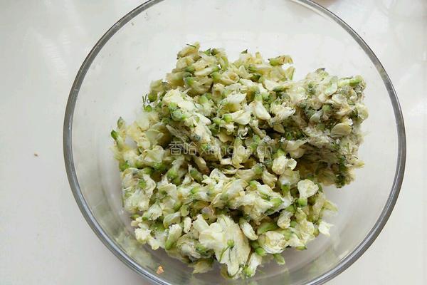 蒸槐花的做法图解1