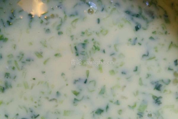 韭菜鸡蛋爱心饼的做法图解3