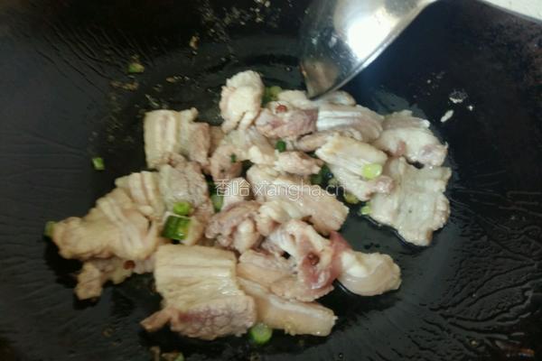 蟹味菇五花肉的做法图解5