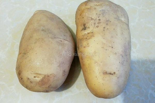 香炸土豆块的做法图解1
