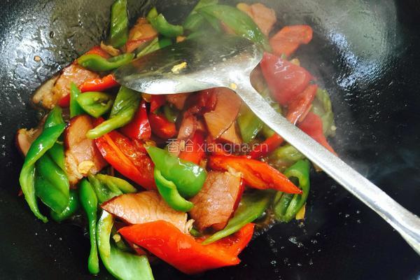 青椒炒腊肉的做法图解9