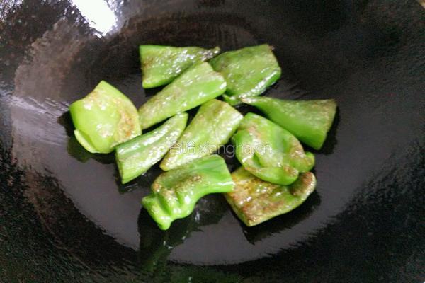 虎皮尖椒的做法图解3