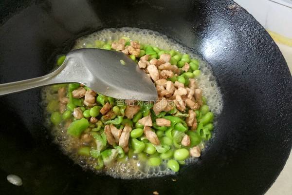 毛豆炒肉的做法图解12