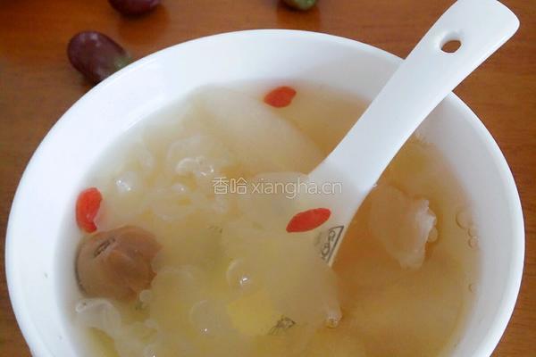 冰糖银耳雪梨糖水