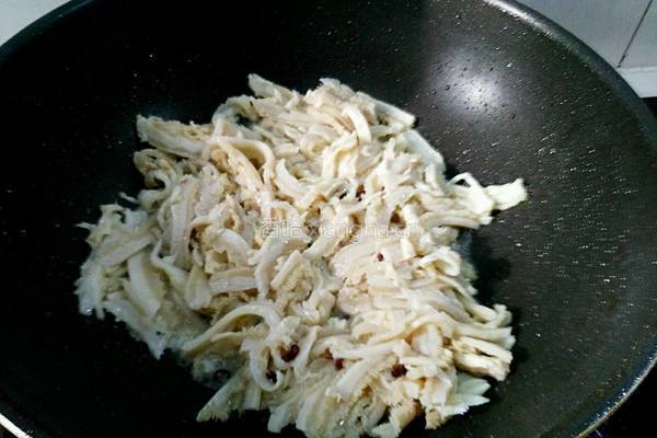 芹菜炒牛肚的做法图解5