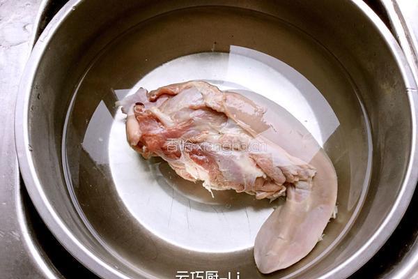 白菜拌猪口条的做法图解2