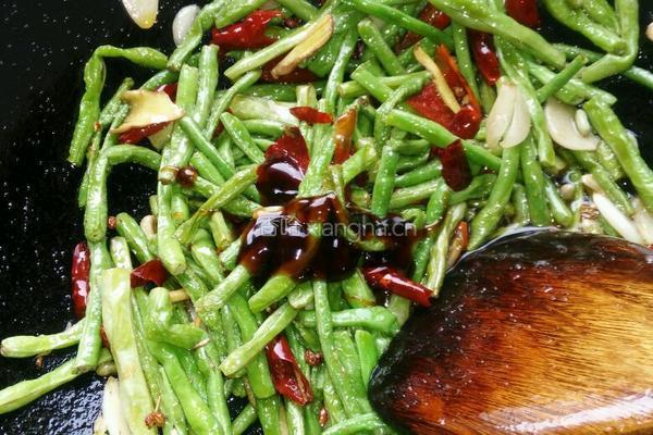 干煸豇豆的做法图解12