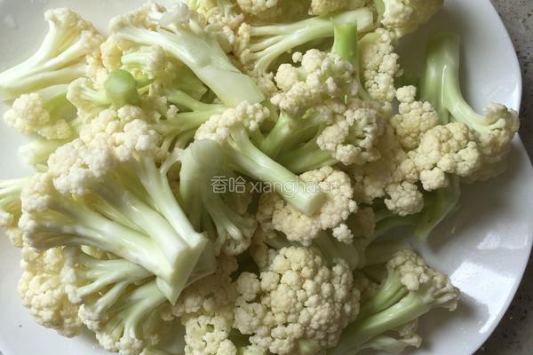西红柿炒花菜的做法图解2