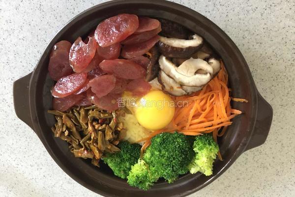 香肠煲仔饭的做法图解5