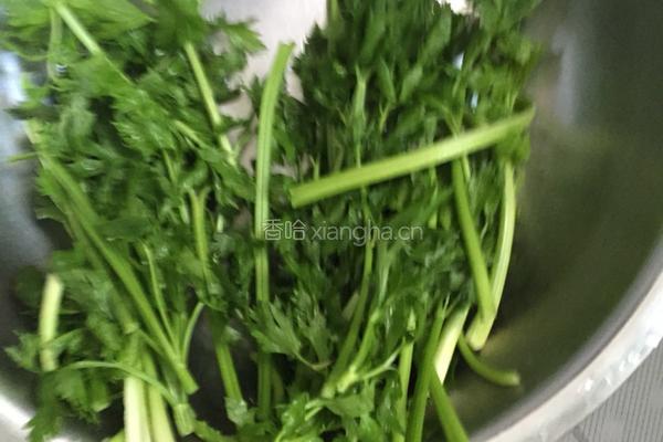 芹菜香干炒肉的做法图解3