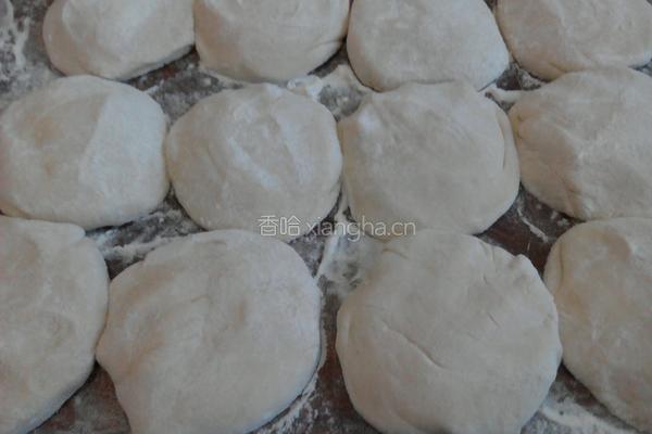 茄子馅包子的做法图解7