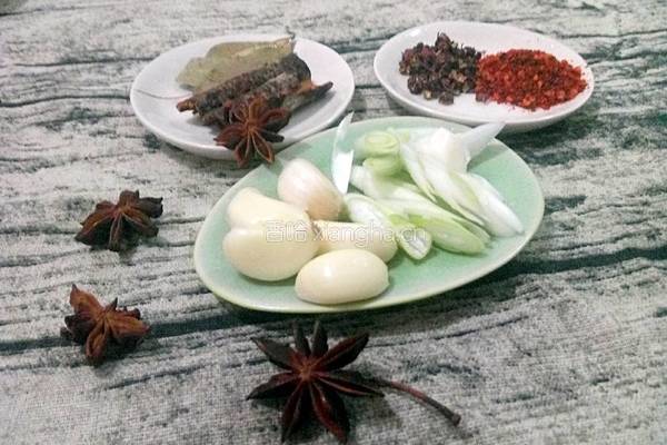 双椒仔姜鸭的做法图解1