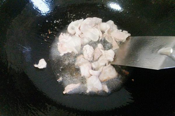 木耳胡萝卜炒肉的做法图解4