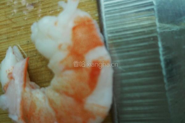 虾仁辣椒炒饭的做法图解1