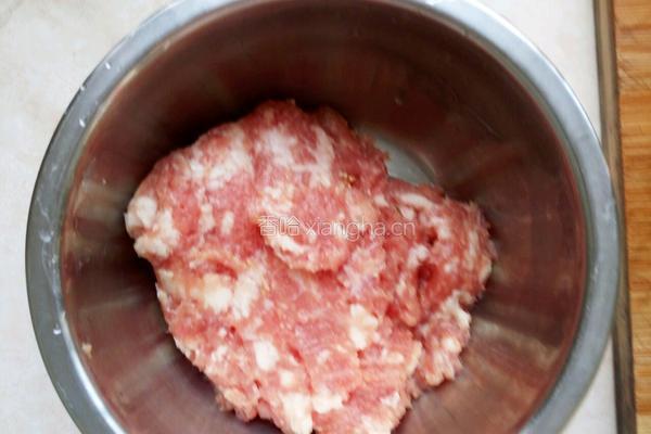 酸豆角炒肉末的做法图解1