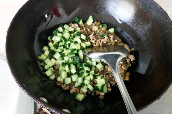 酸豆角炒肉末的做法图解7