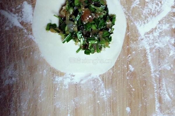 虾仁韭菜肉三鲜饺子的做法图解11