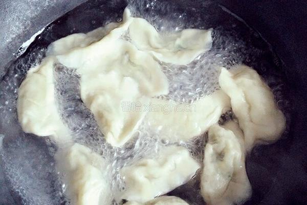 虾仁韭菜肉三鲜饺子的做法图解13