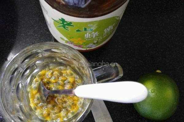 蜂蜜青柠百香果茶的做法图解3