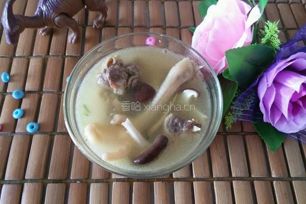 老母鸡香菇砂锅煲
