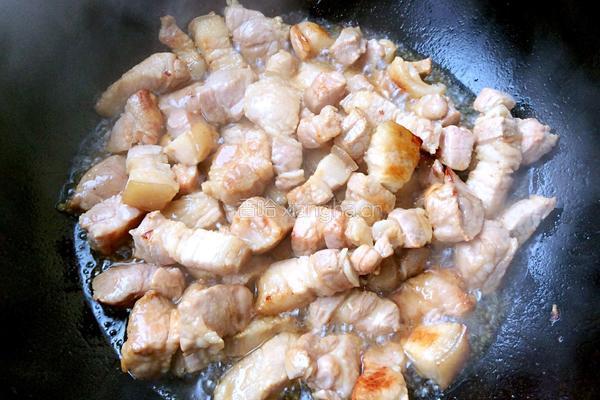 红烧肉炖土豆芹菜末的做法图解7