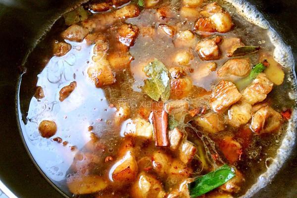 红烧肉炖土豆芹菜末的做法图解10