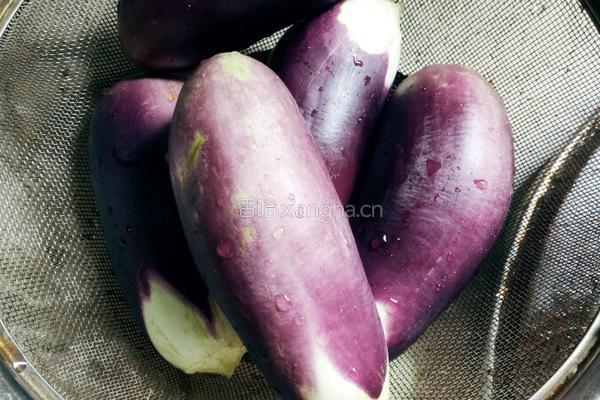 肉沫茄子的做法图解1